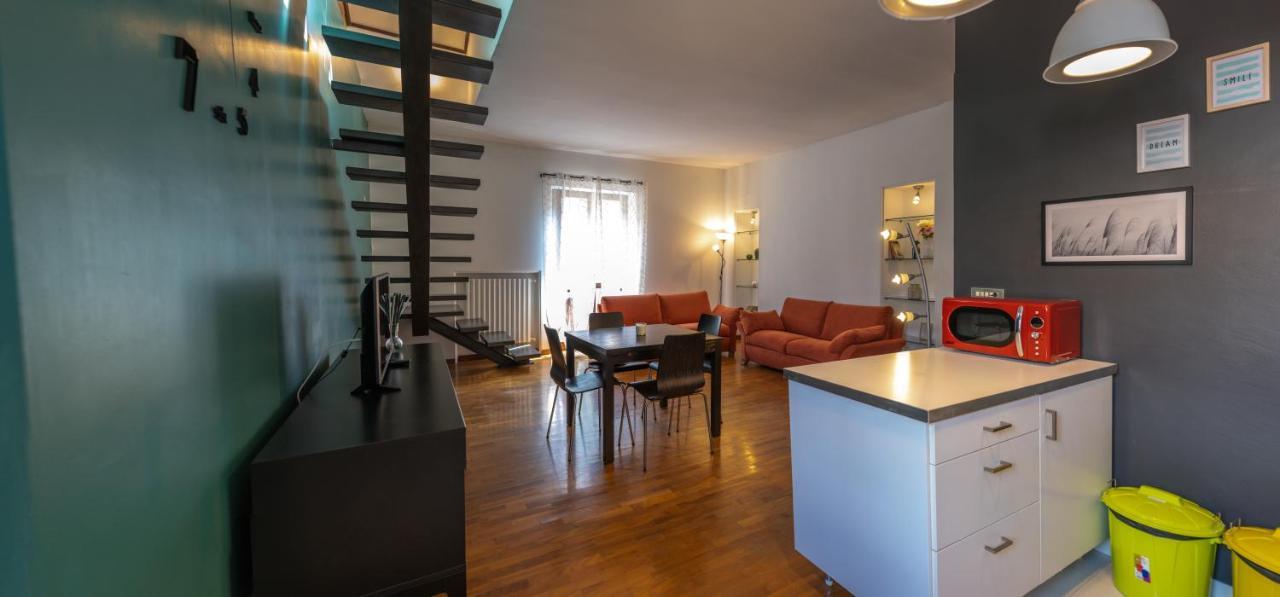 Centro storico-elegante appartamento con terrazza Asti Esterno foto