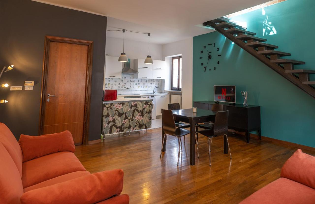 Centro storico-elegante appartamento con terrazza Asti Esterno foto
