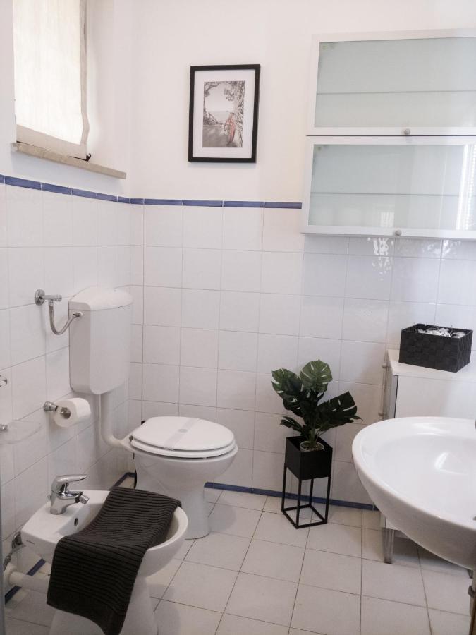 Centro storico-elegante appartamento con terrazza Asti Esterno foto