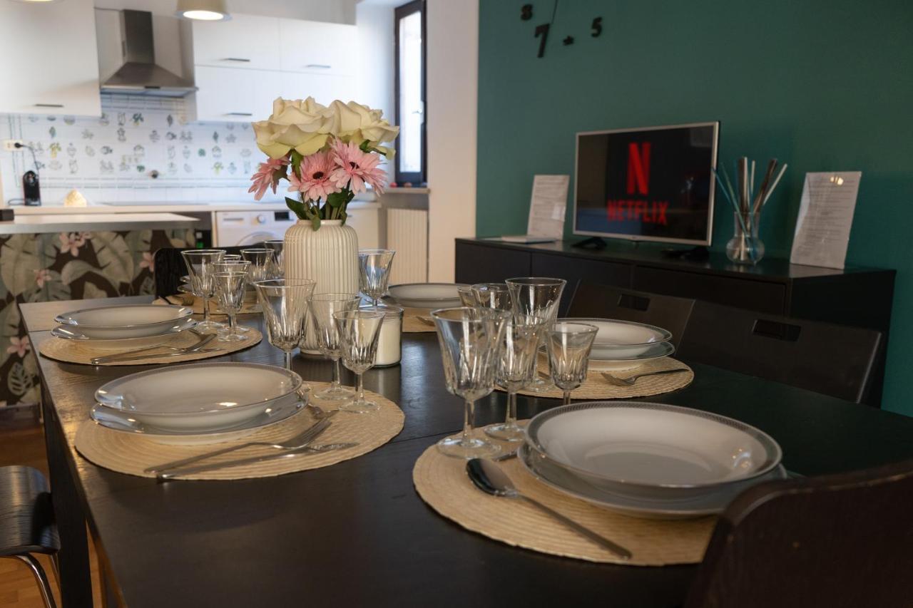 Centro storico-elegante appartamento con terrazza Asti Esterno foto