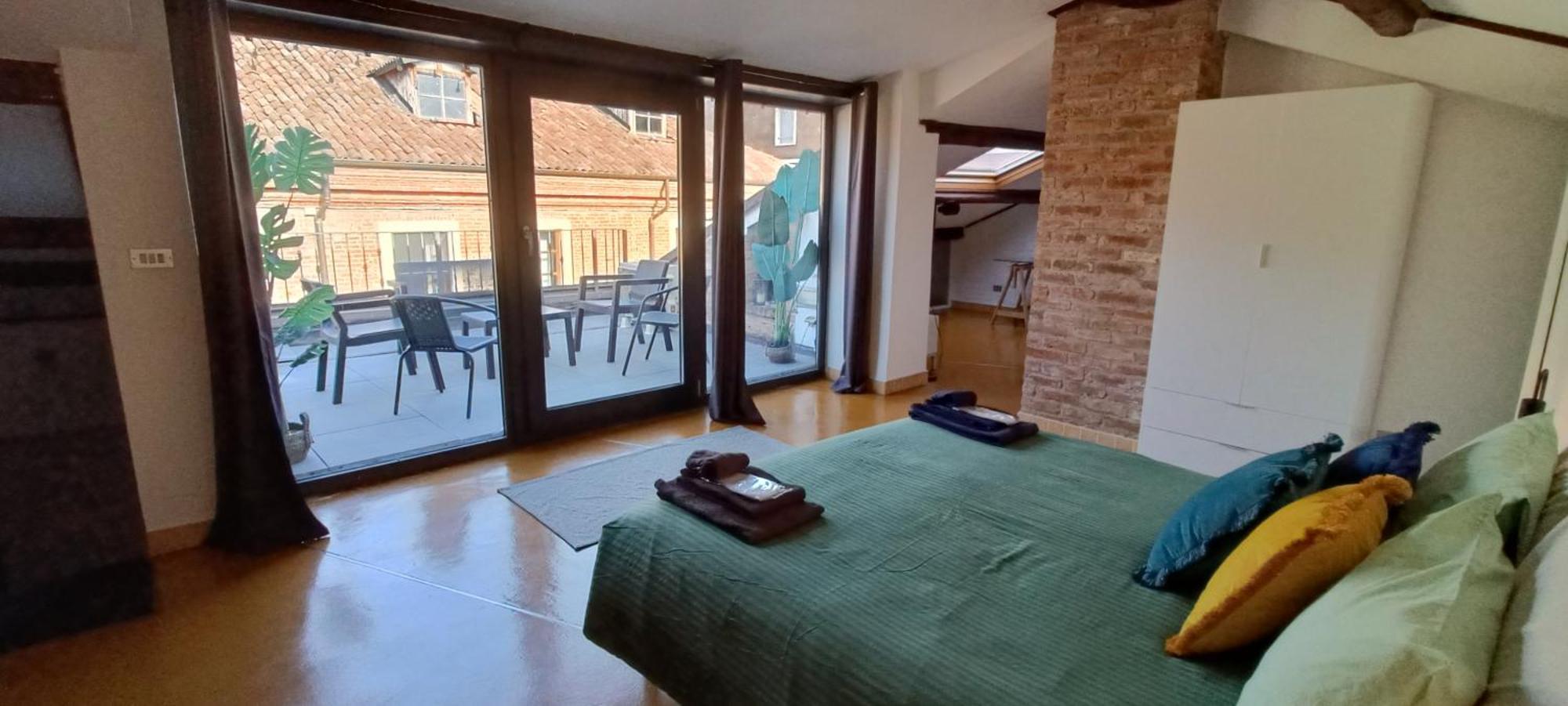 Centro storico-elegante appartamento con terrazza Asti Esterno foto