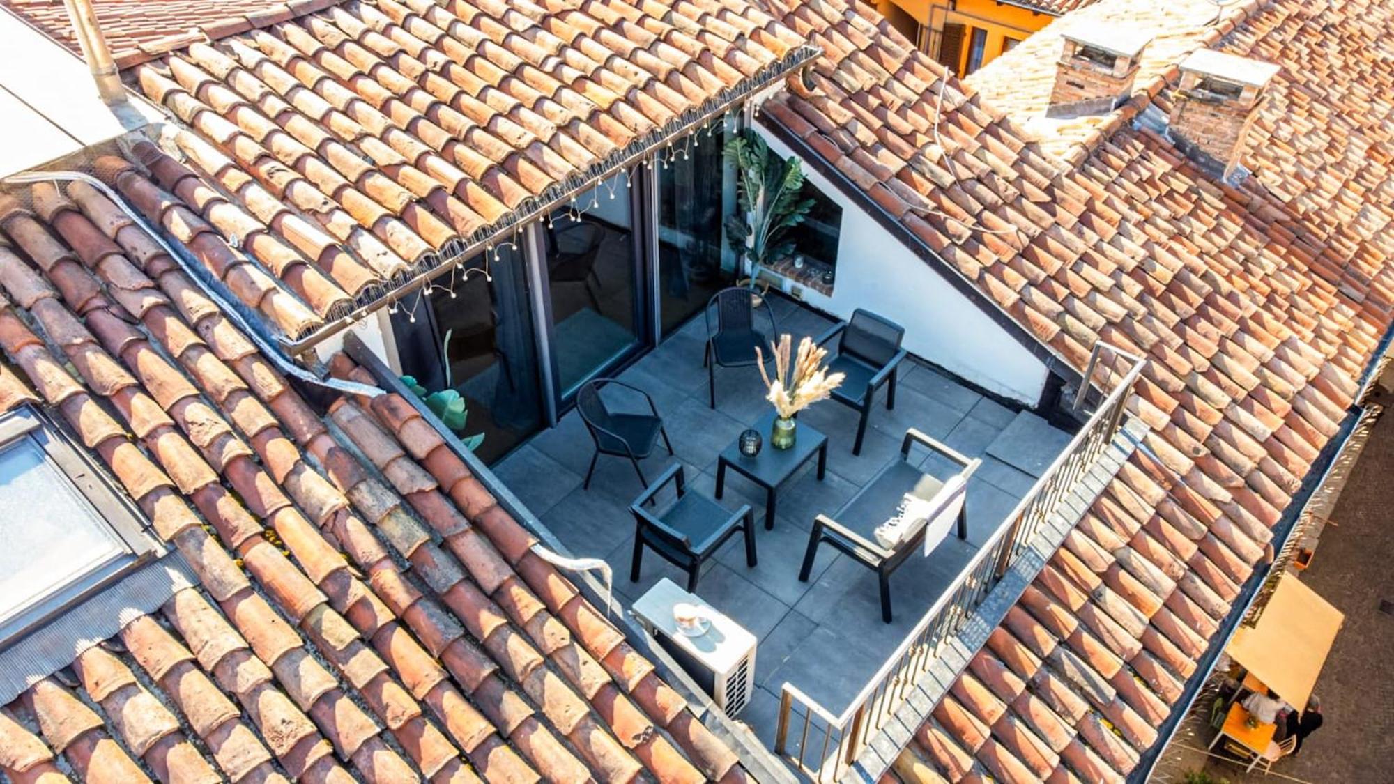 Centro storico-elegante appartamento con terrazza Asti Esterno foto