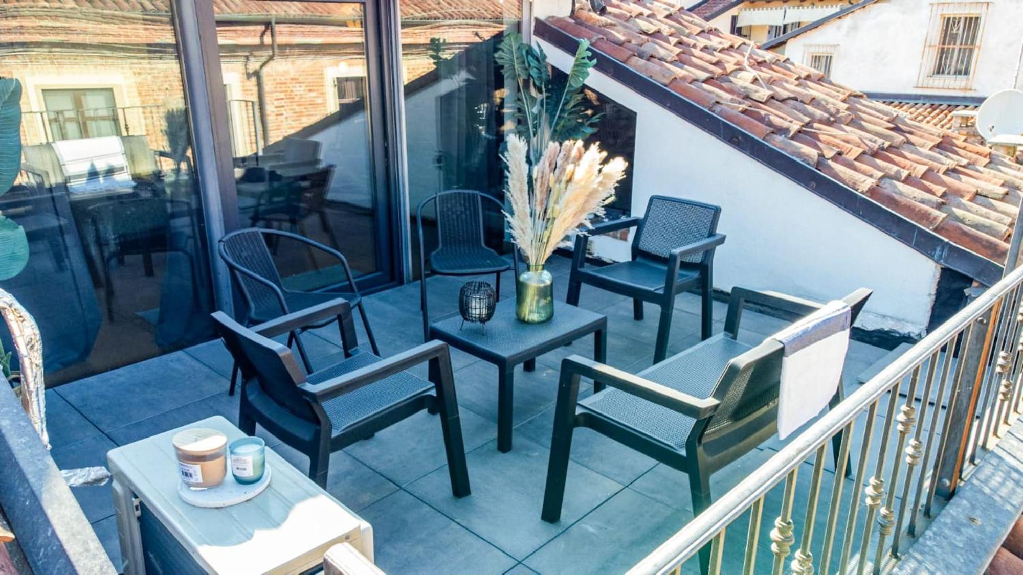 Centro storico-elegante appartamento con terrazza Asti Esterno foto